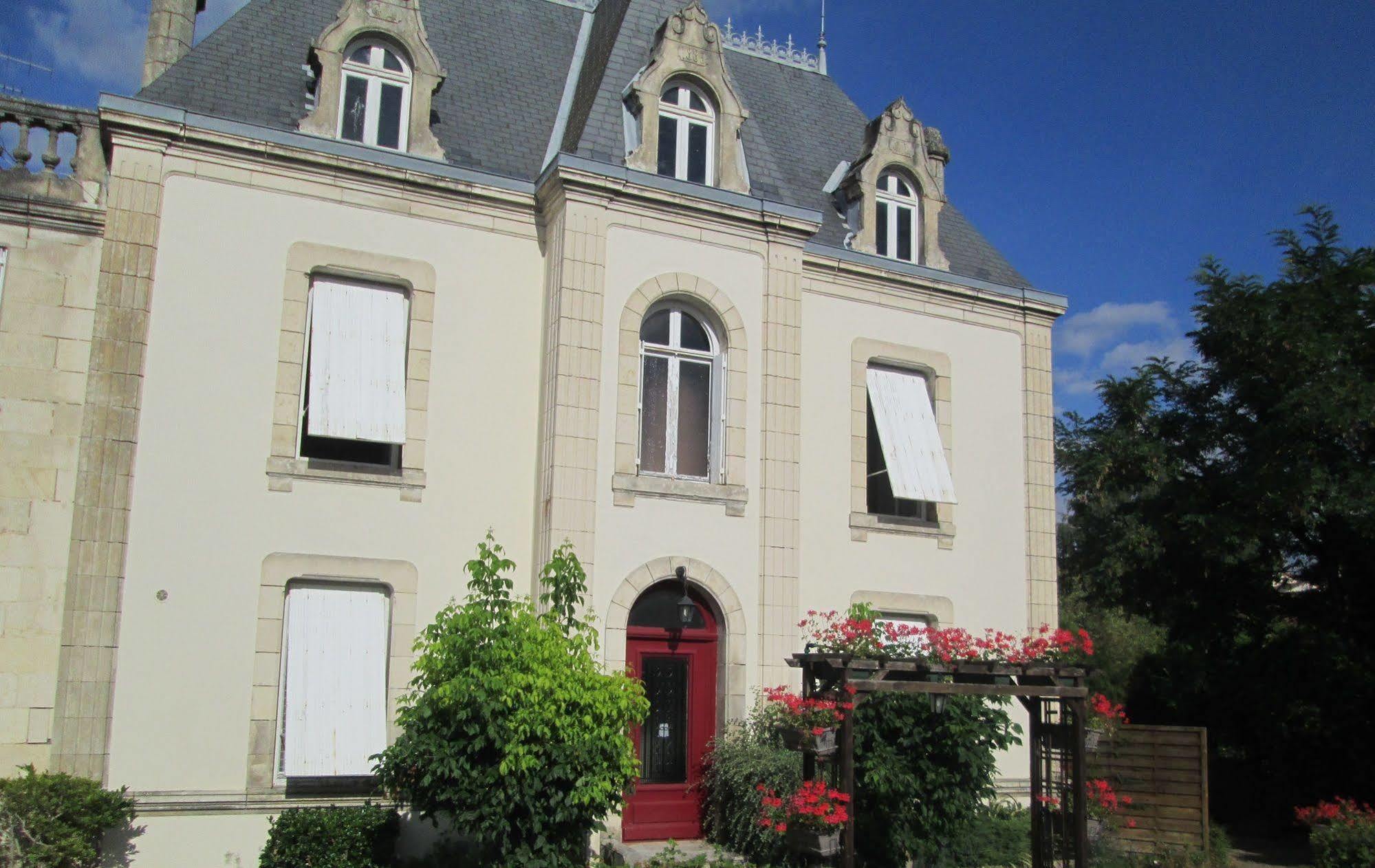 Logis Hôtel Beauséjour Chauvigny Extérieur photo
